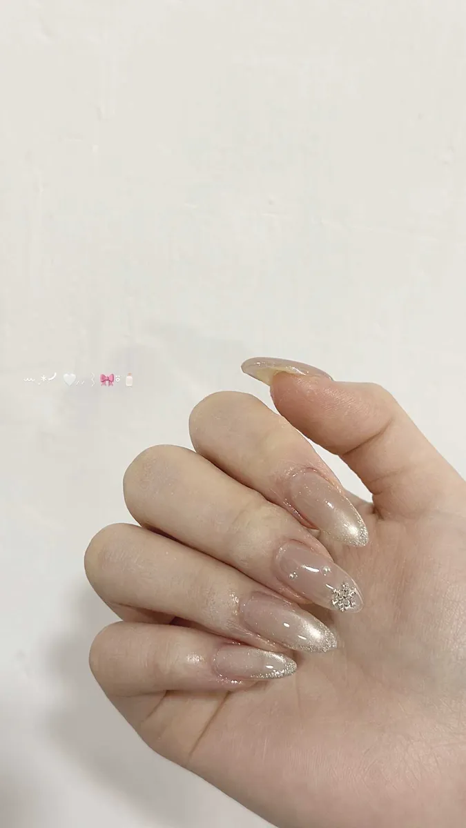 네일 아이보리
