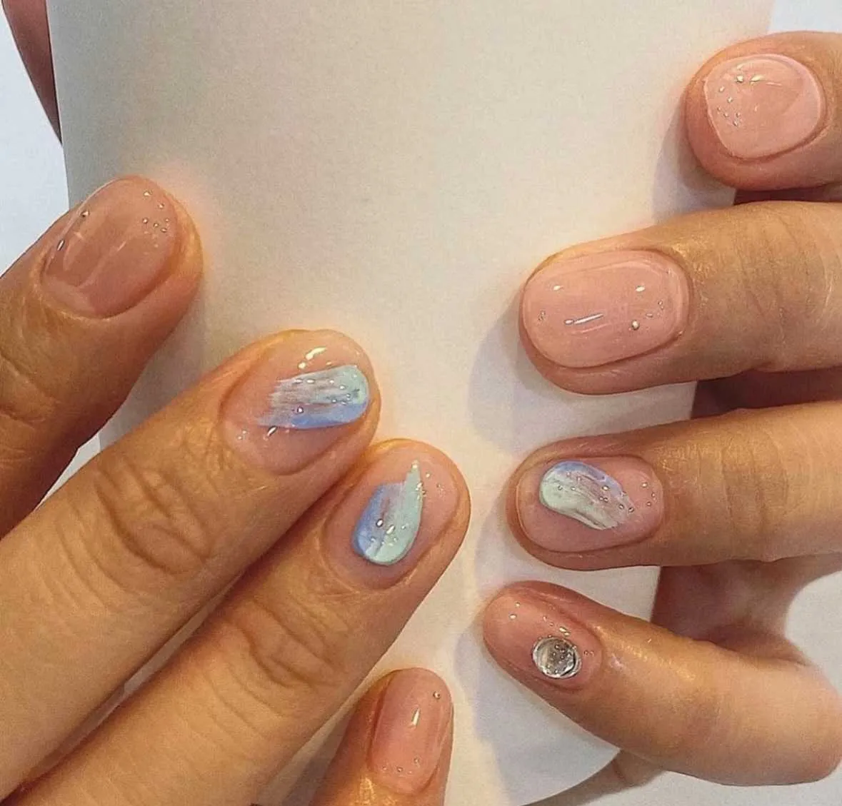 nail j