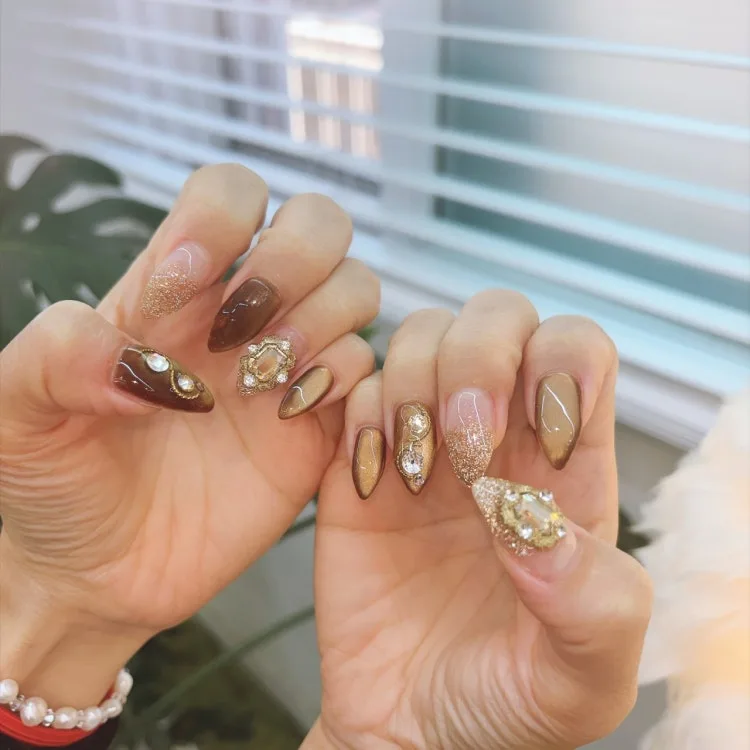 704nail